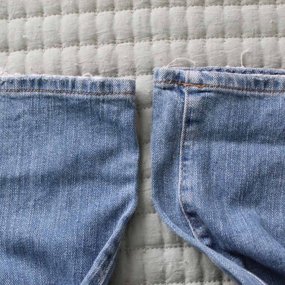 Light Wash Slightly Distressed High-Rise Calssic Straight Jeans - Picture 7 of 9